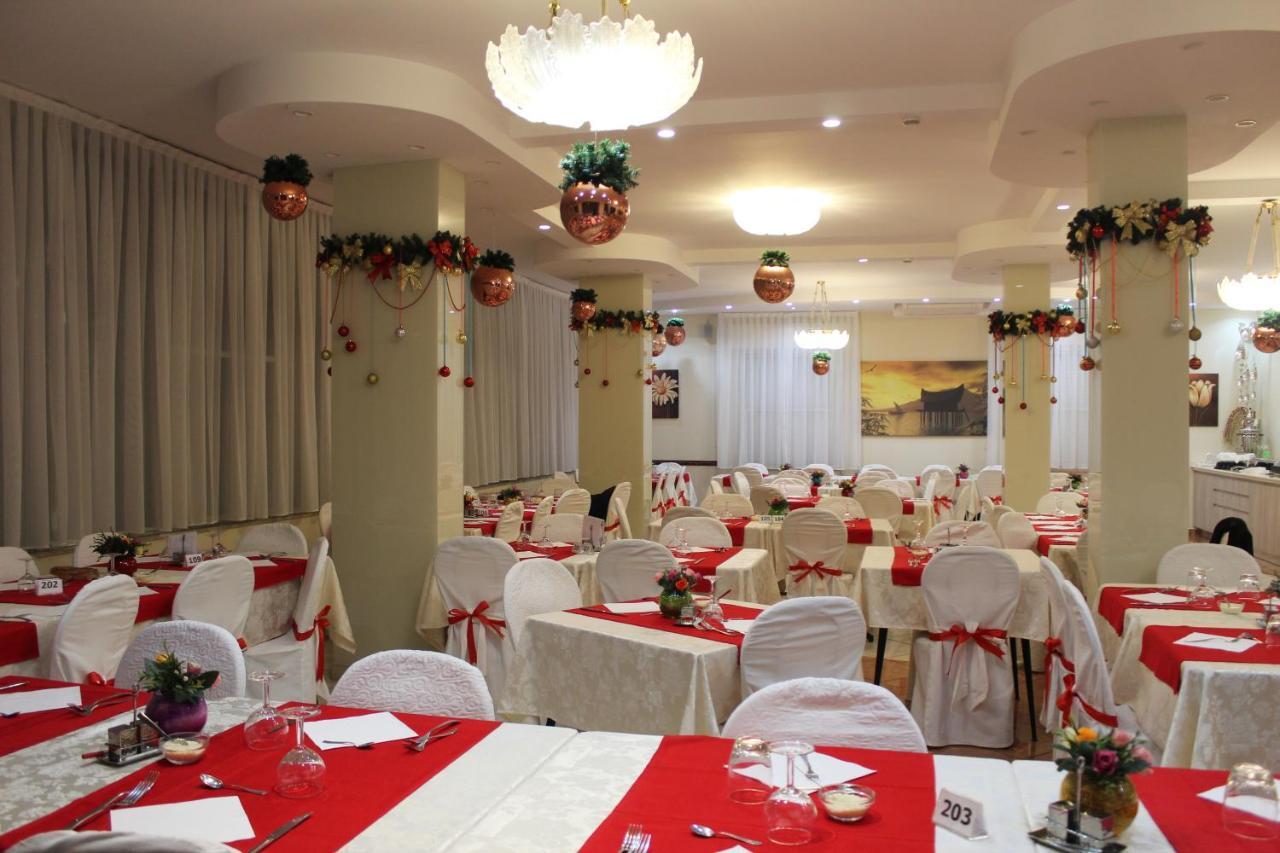 Hotel Aurora Mare Rimini Buitenkant foto